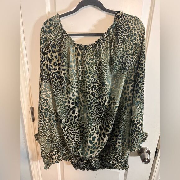 Avenue Animal Print Blouse - Green and Black size 26/28 EUC - Picture 3 of 3